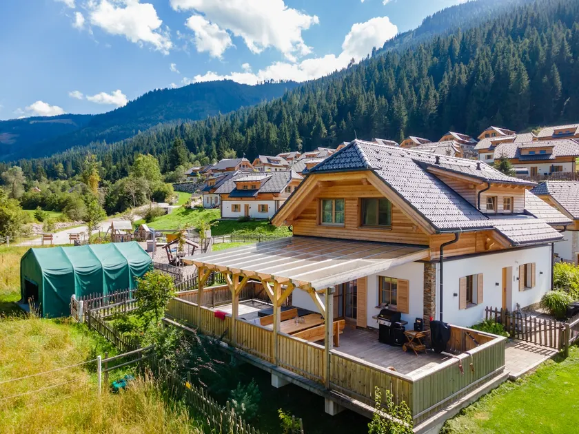 Chalet with terrace, sauna and outdoor spa - Image 1