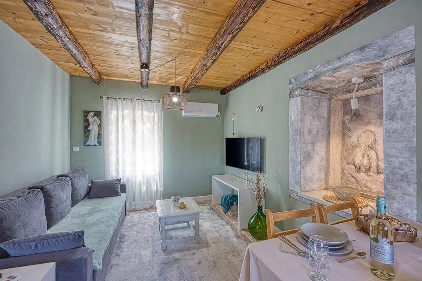 Studio Jana with Balcony - Image 1
