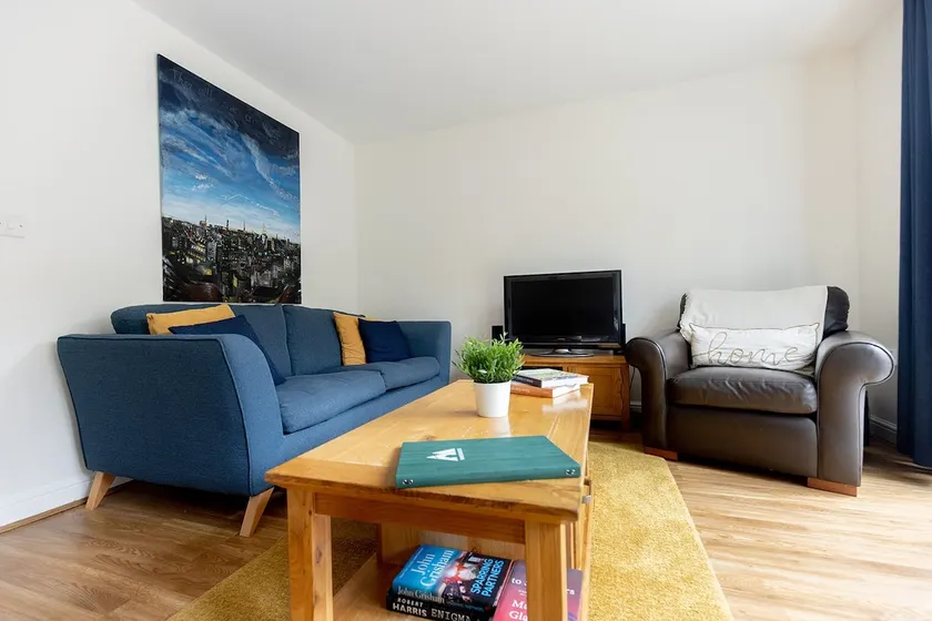 BRIARS CLOSE - Four Bed Property on the Edge of the Peak District National Park - Image 1