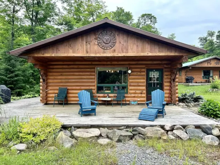 Lakefront Cabin #4 - 4 Season - Sleeps 7 - Image 1