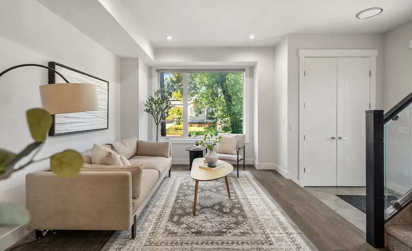 Modern Mediterranean 4BR near Downtown w/ Cable - Image 1
