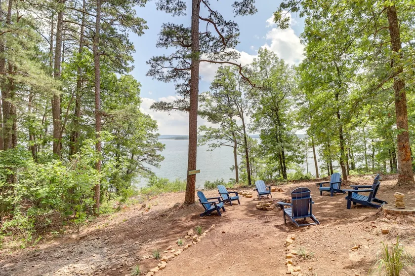 Edgemont Waterfront Cabin Rental w/ Beach Access! - Image 1