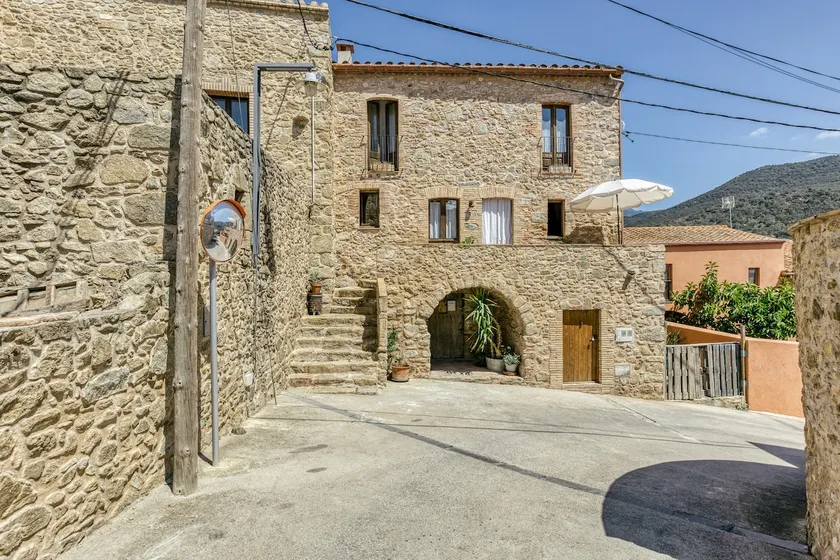 Townhouse - Image 1