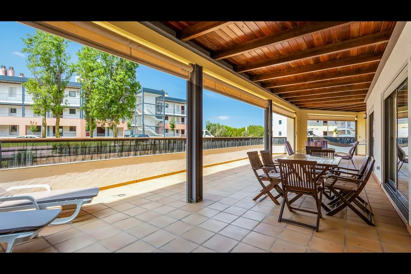 Wonderful Flat with Big Patio & Pool by LovelyStay - Image 1