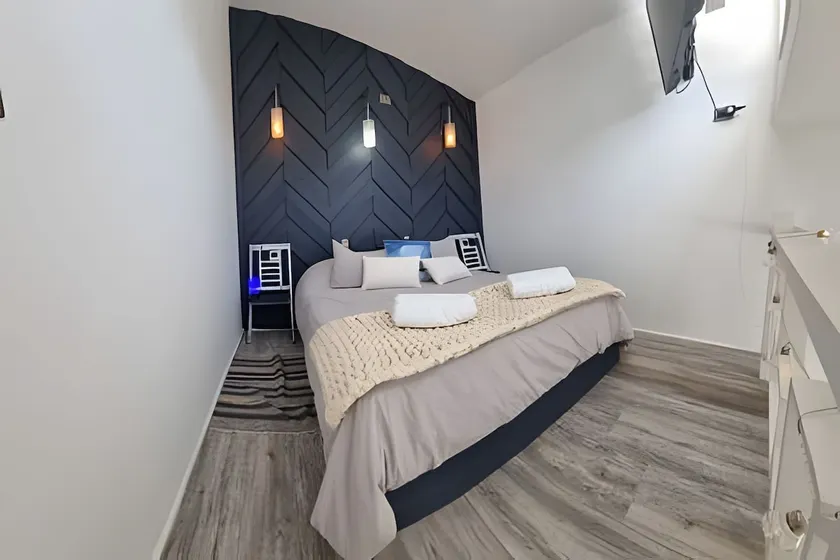 Comfort, Innovation, Style, Wifi, Gym - Image 1