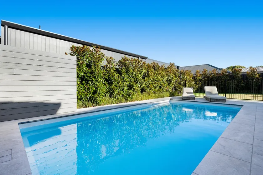 Seaside on Swan & Laneway Retreat—A Family Haven - Image 1