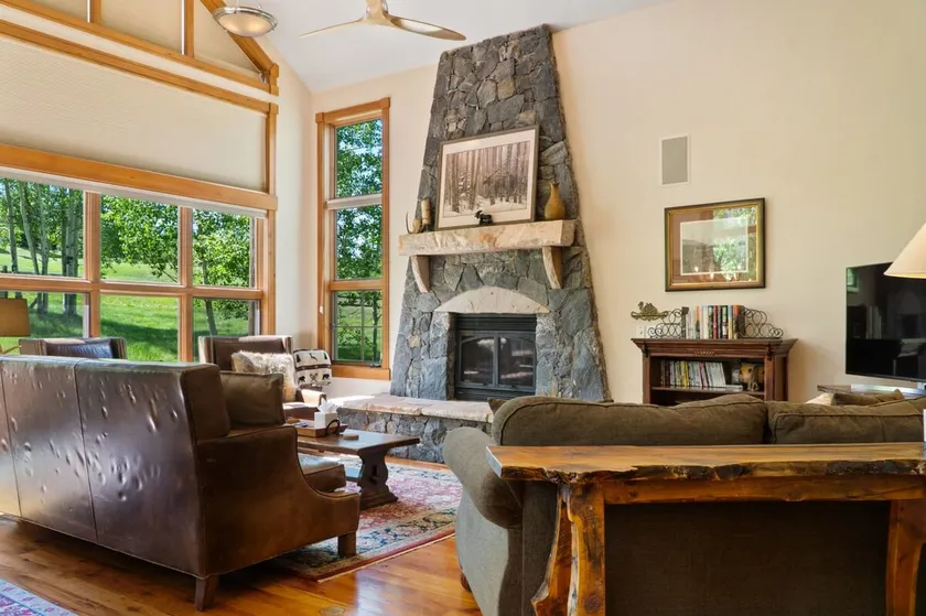 4BR Apres Ski & Golf Retreat with Hot Tub! - Image 1