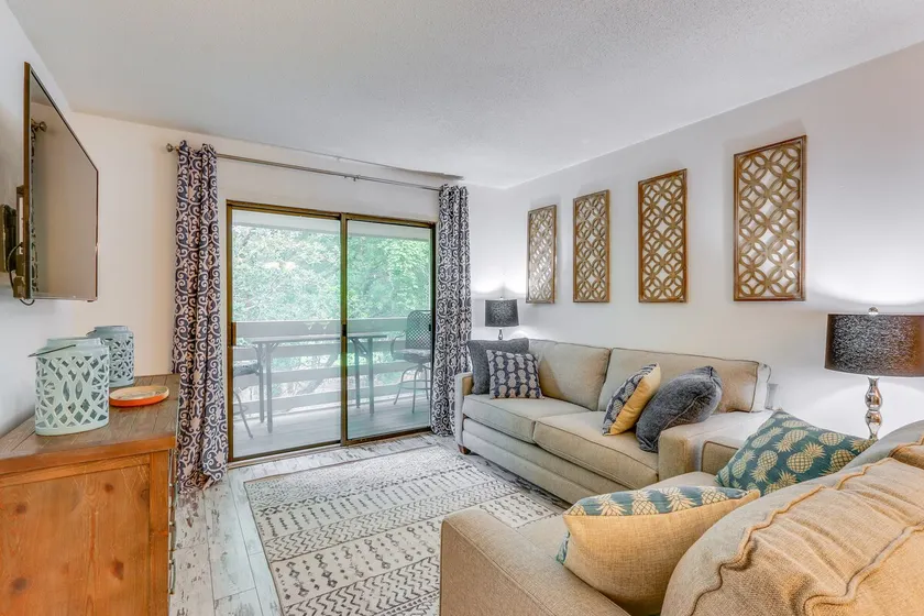 Walk to Beach & Golf Course: Hilton Head Getaway! - Image 1