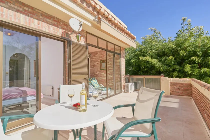 Appartement de vacances avec internet haut débit et terrasse | Vue jardin | Idéal pour le télétravail - Image 1