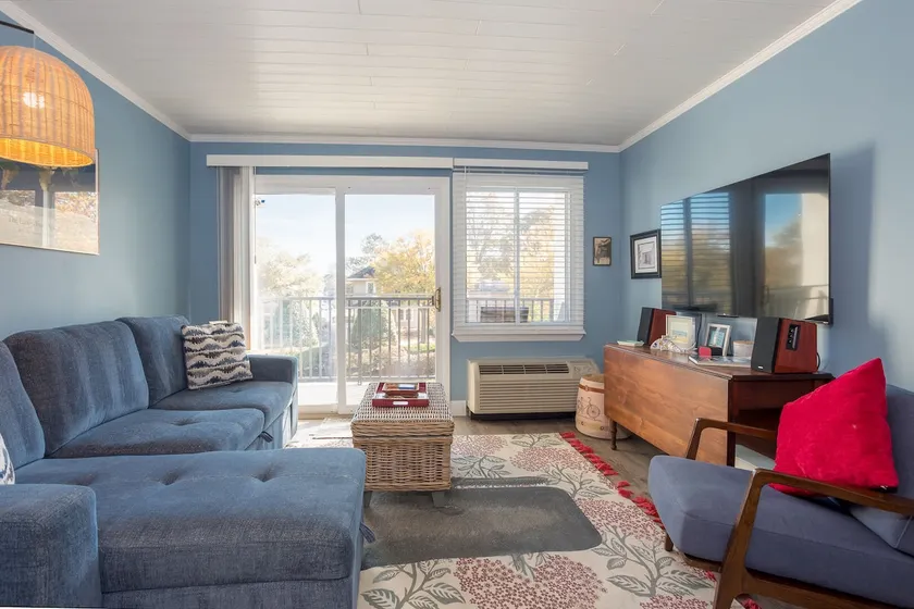 Magnificent 2- bedroom condo in Downtown Rehoboth 5 blocks to ocean & boardwalk - Image 1