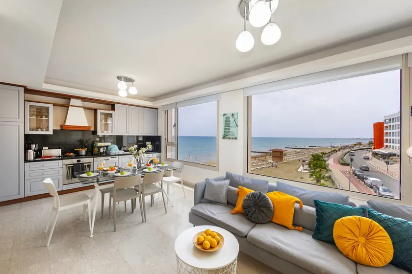Mackenzie Beachfront Eftyhia Suite - Image 1