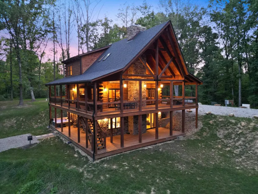 Hillside Hideaway | Hocking Hills, EV Charger - Image 1
