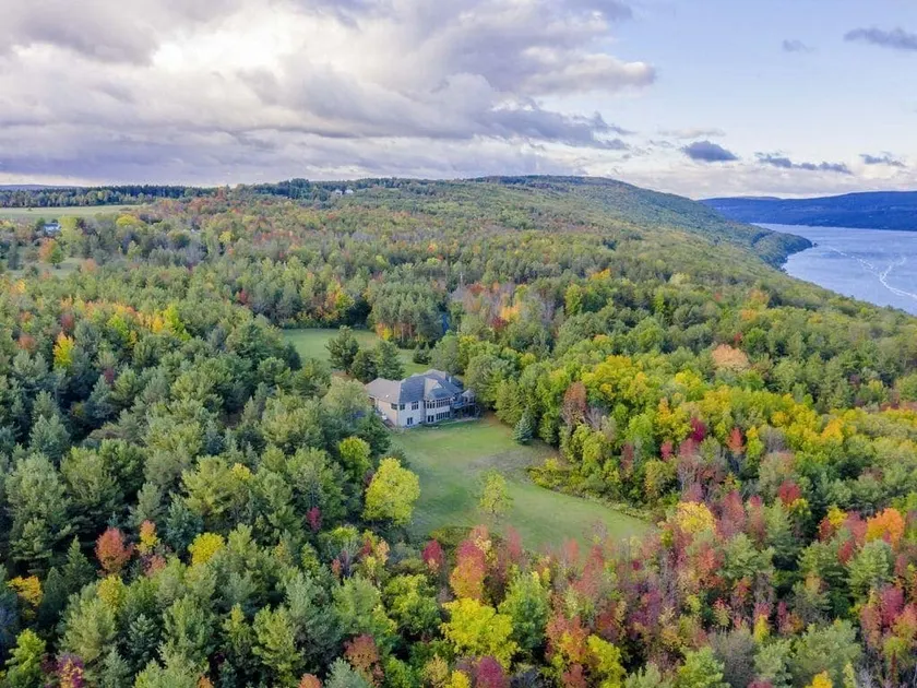 Meadow View Escapes- Group Gathering Experience - Image 1