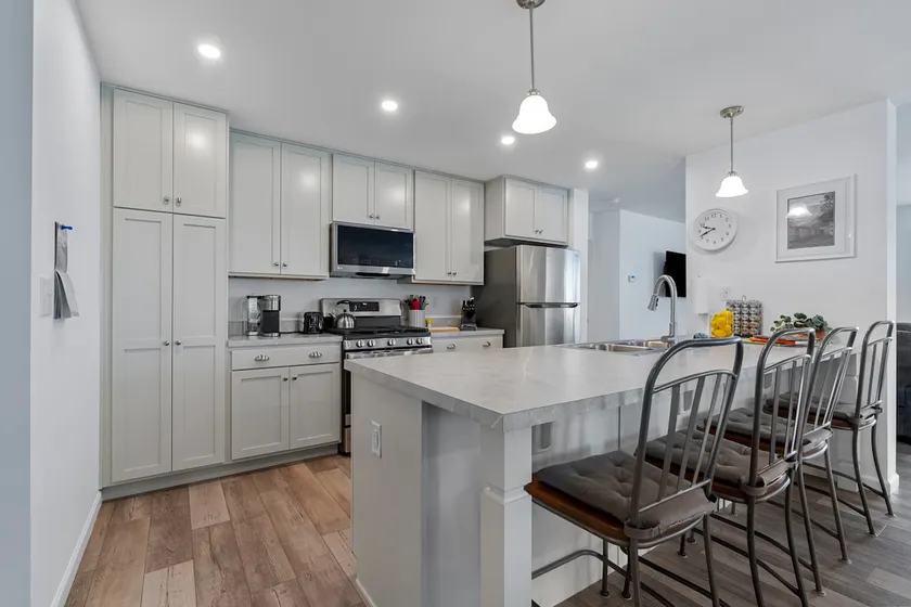 Brand New Modern 3bd 2bth 5 homes from beach! - Image 1