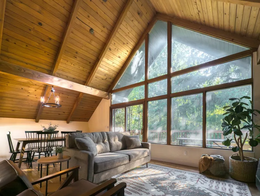Bird Creek Chalet - 1 mile from Salmon Fishing! - Image 1
