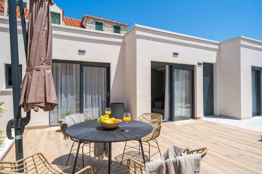 Apartments Villa Royale - Image 1