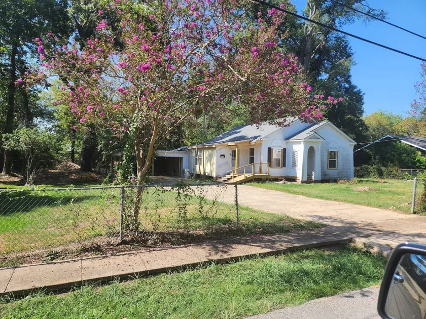 Messick Farmstyle Home - Image 1