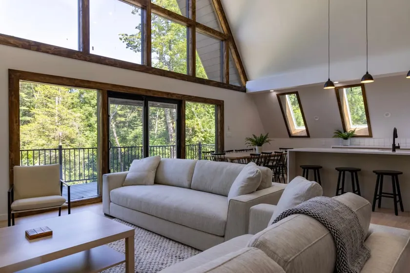 Emberwood Lodge - Luxury Cabin, Kid Friendly - Image 1