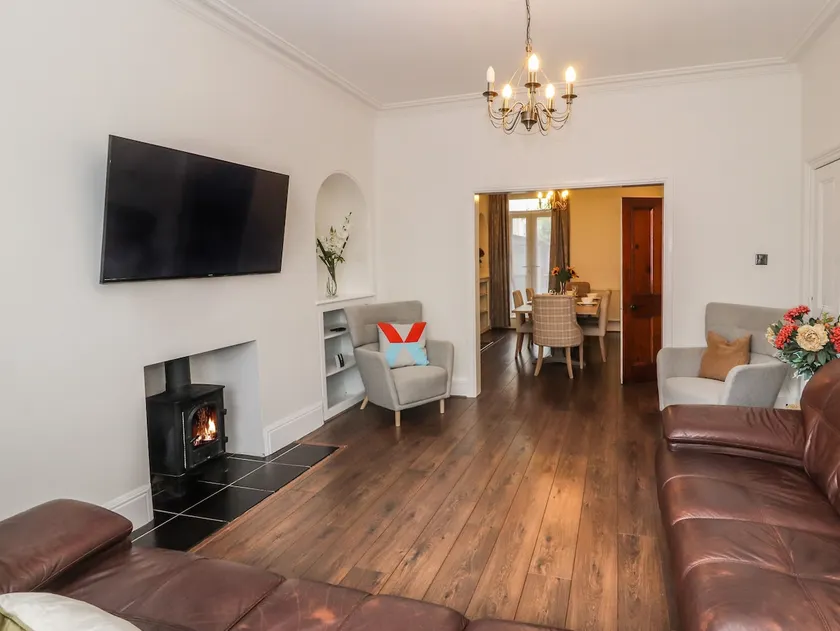 7 Lonsdale Terrace - Image 1