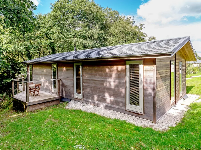 8 Streamside - Image 1