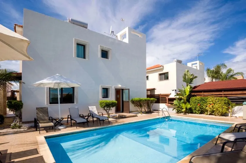 ABDERA - 4bed Villa beliggende i centrum af Kapparis - Image 1