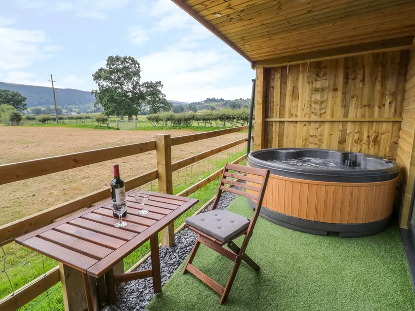 Cilan Lodge - Image 1