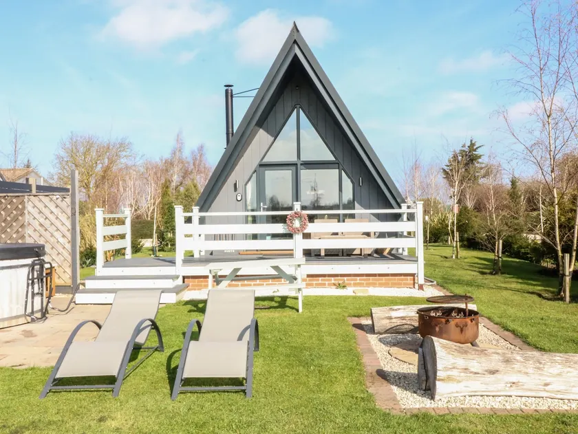 Buttercup Lodge - Image 1