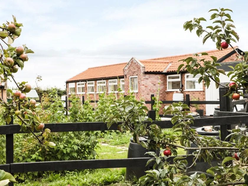 Bowler Yard Cottage - Image 1