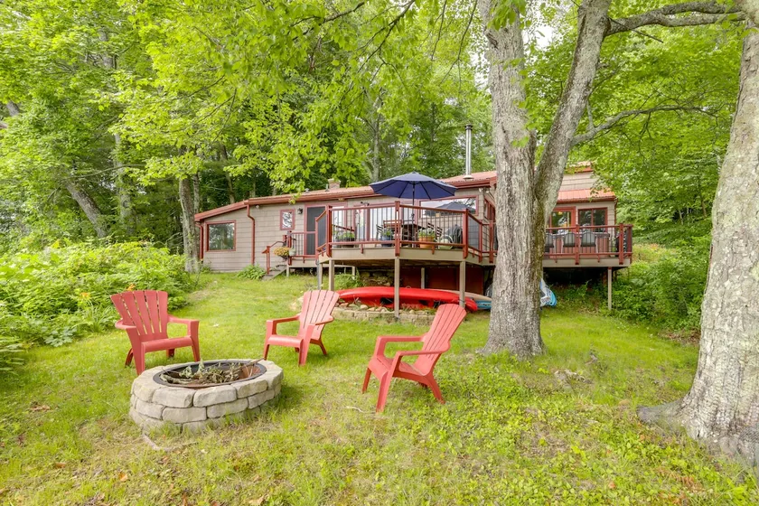 Lakefront Connecticut Retreat Near UConn - Image 1