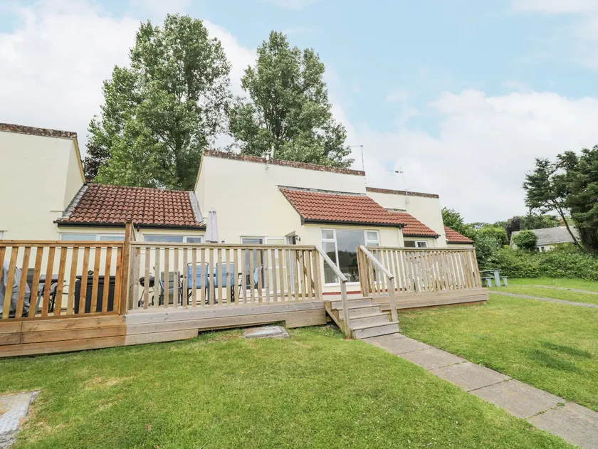 9 Manorcombe Bungalows - Image 1