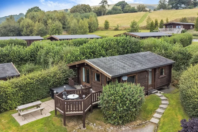 Barn Owl Lodge - Image 1