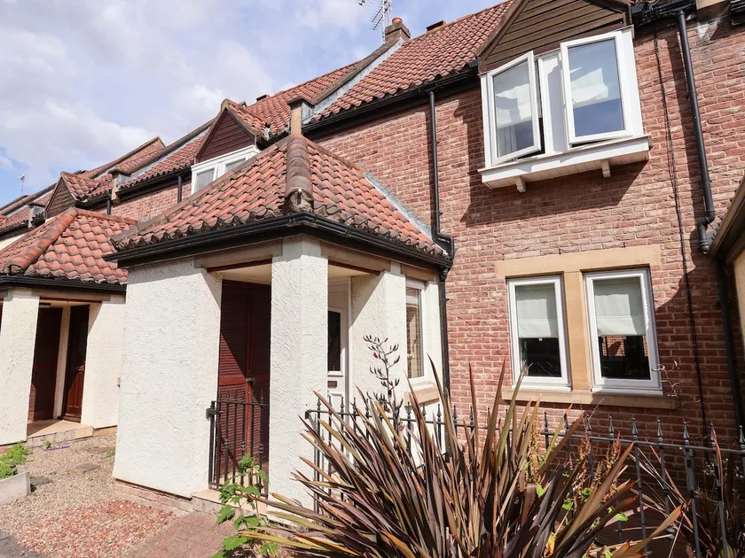 8 Williamson Drive - Image 1