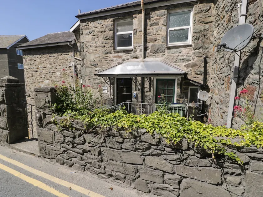 4A Victoria Place - Image 1