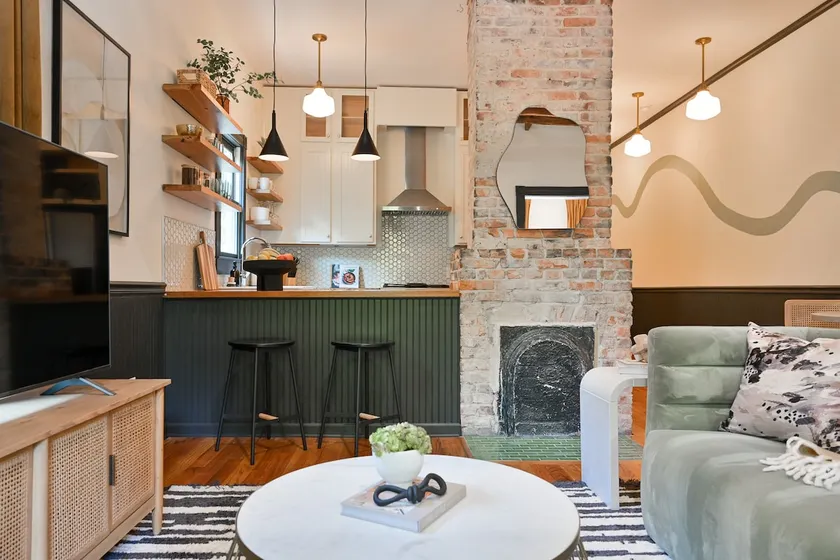 Yellow Brick Road - Cozy Designer Gem, Cabbagetown - Image 1
