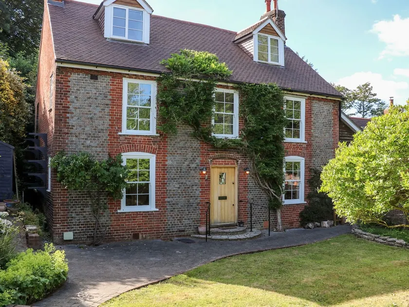 Bailey Cottage - Image 1