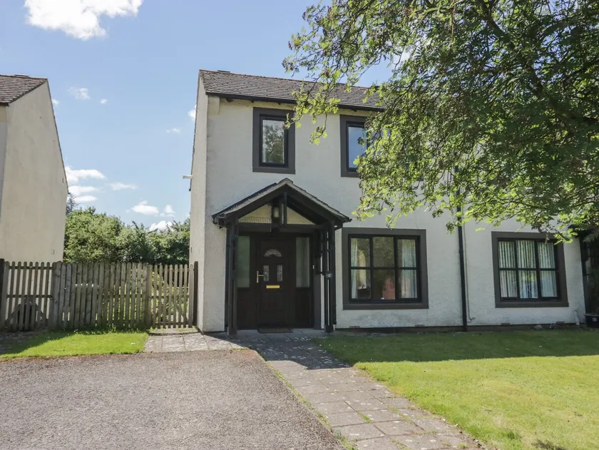 Jubilee Two Bedroom House Pet Free Baby Friendly - Image 1