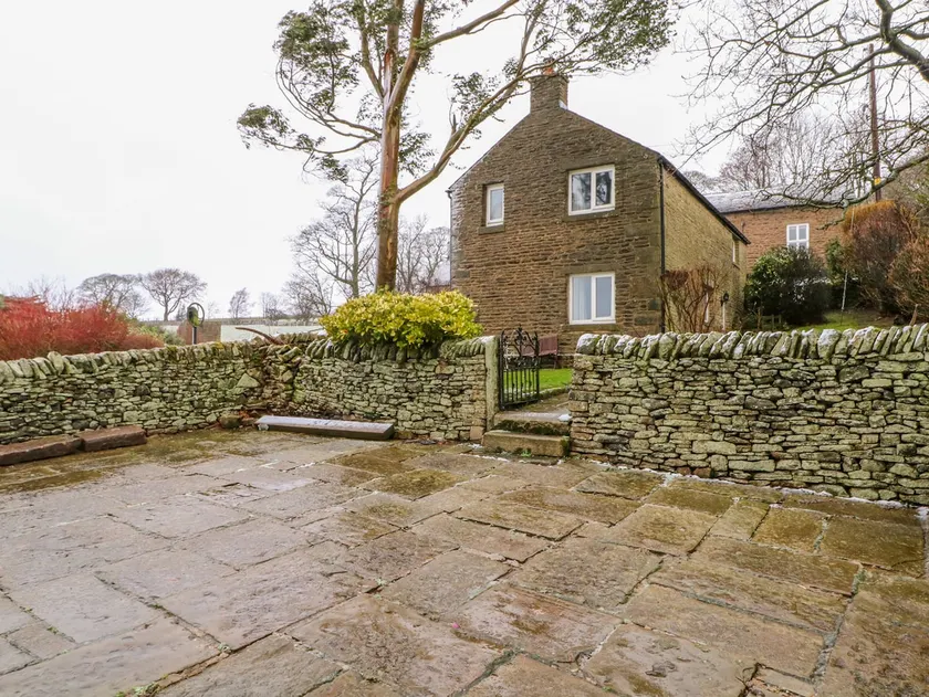 Bowden Head Farmhouse Cottage - Image 1