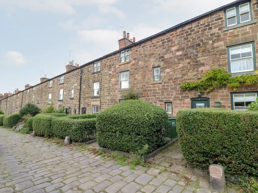 16 Long Row - Image 1