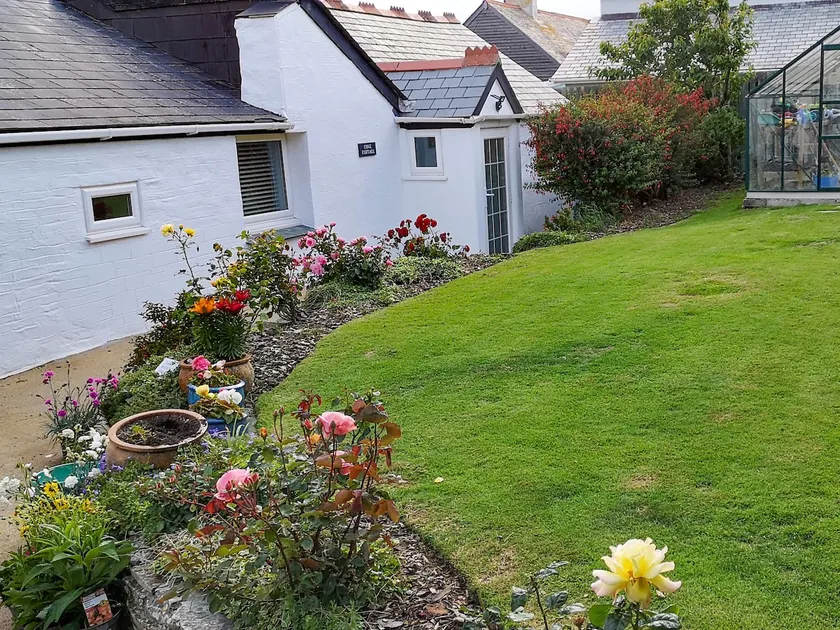Cove Cottage - Image 1