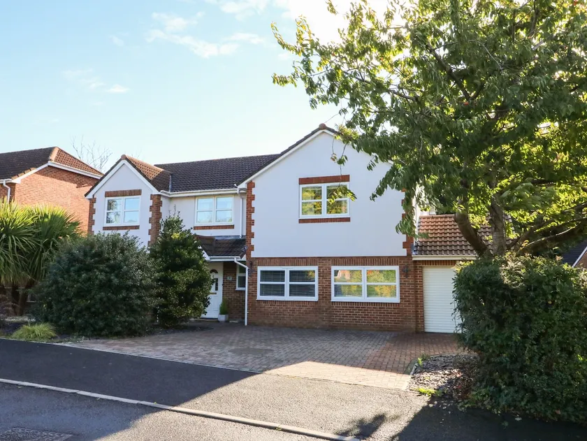 4 Woodland Park - Image 1
