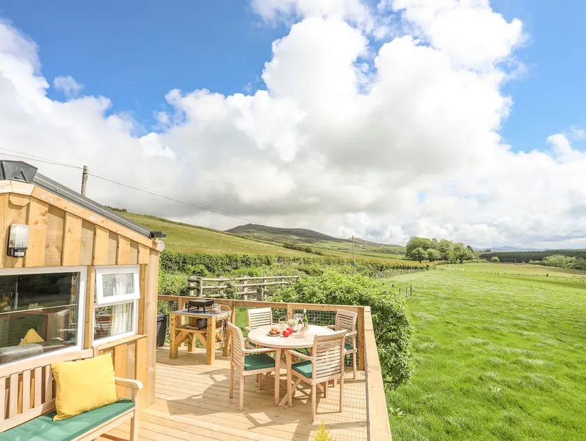 Caban Cwtch The Cosy Cabin - Image 1