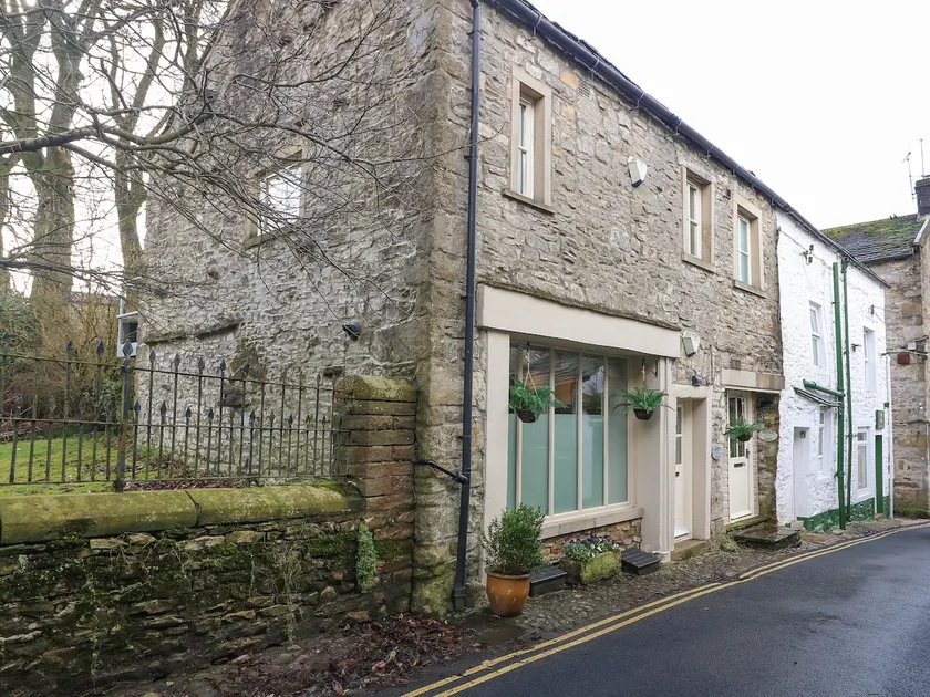 Blacksmith Cottage - Image 1