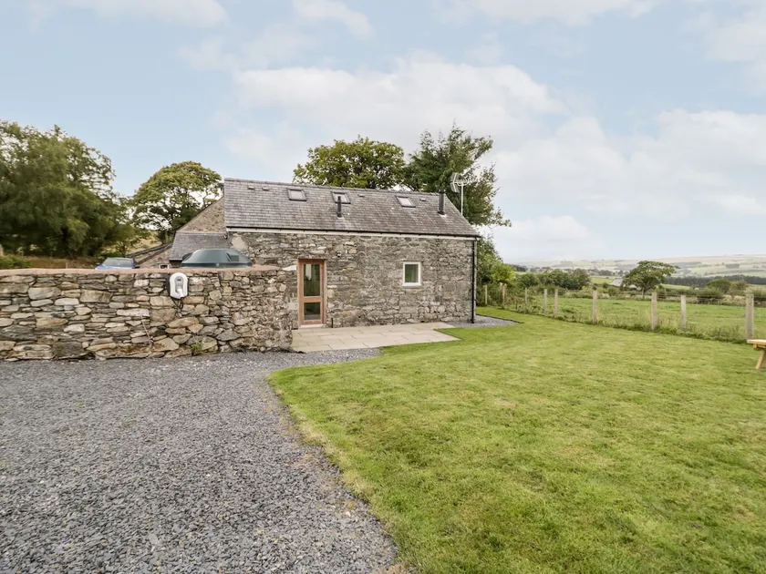 Bryn Dedwydd Farmhouse - Image 1