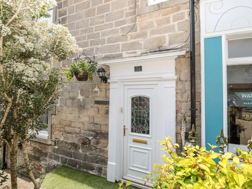 1A Chantry Place - Image 1