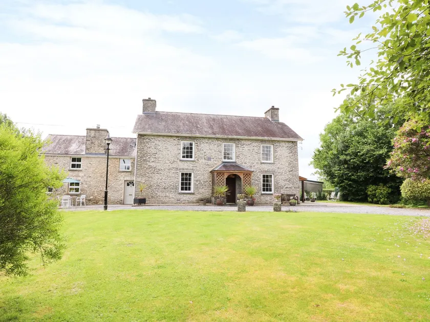 Dolau Farmhouse - Image 1
