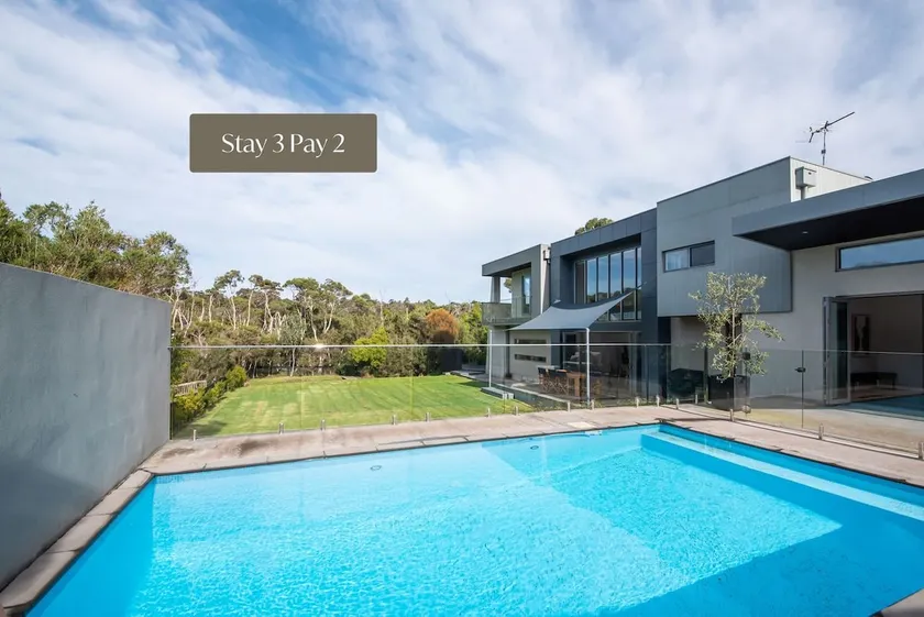 Augusta Private Acre Escape in Mount Martha with pool - Image 1