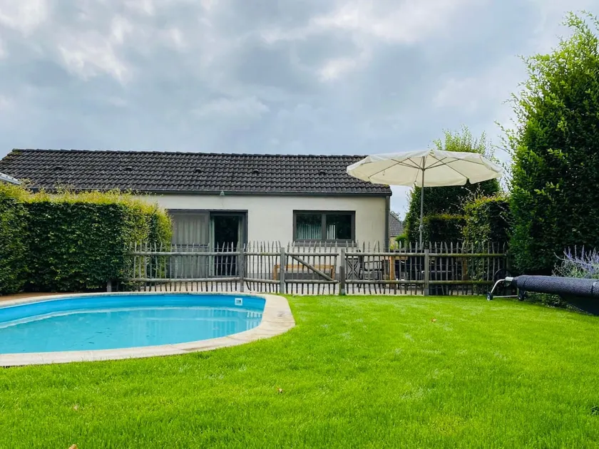 8P 4B Beautiful Villa with pool in Zonhoven - Image 1