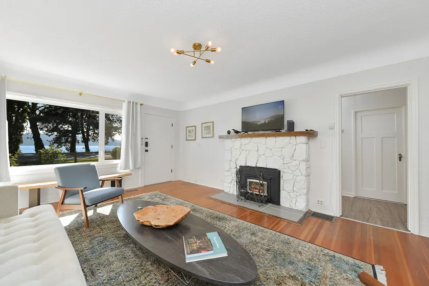The Bayside Cottage by EMR Vacation Rentals - Image 1