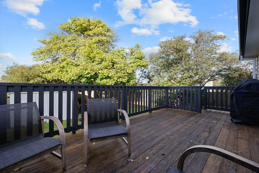 Broadwater Coastal Cottage - Image 1