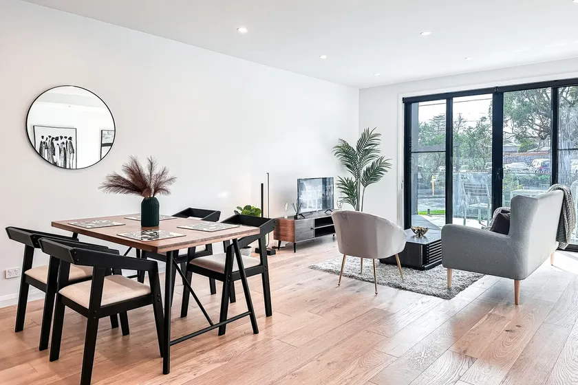 Modern Spacious 3BR2BA townhouse Glen Waverley - Image 1